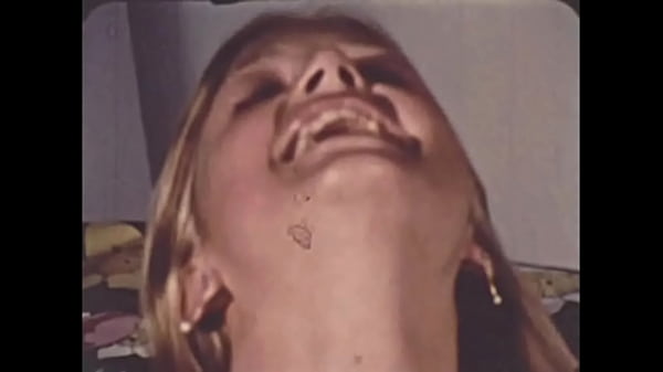 Kakak Tiri Vintage, Fantasi Liar Yang Bikin Ngilu Dan Basah.