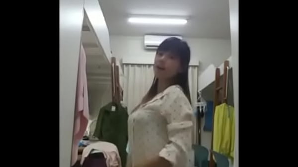 Cewek Indo China Mantan Pacar Goyang Striptis Bikin Tegang